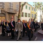 « Ah ! Non ! C'est un peu court, jeune homme ! On pouvait dire... oh ! Dieu ! ... bien des choses en somme... »