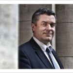 Edouard Husson, Directeur Général de ESCP Europe déclare : « La Régate est un événement annuel clé pour ESCP Europe, elle connecte les étudiants de nos cinq campus et leur offre une formidable opportunité de rencontrer des centaines d’entreprises , le tout dans un cadre social et informel. La Régate reflète vraiment notre identité et nos valeurs : une école de commerce européenne qui est l’incarnation du partage et de la compétition, du dépassement de soi et du challenge. »