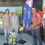 Les quatre principales routes de pèlerinage pour Saint-Jacques-de-Compostelle commencent à Paris, Vézelay, Le Puy et Arles, et chacune d'entre elles comportait un certain nombre de routes secondaires. Ainsi, vers la route de Paris convergeaient des routes provenant de Boulogne, de Tournai et des Pays-Bas, tandis que les routes provenant de Caen, du Mont-Saint-Michel et de Bretagne la rejoignaient à des points intermédiaires : Tours, Poitiers, Saint-Jean-d'Angély et Bordeaux