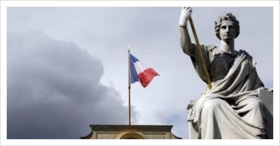 Denis Payre lance donc un appel au Président de la République : "Je suis à la disposition de François Hollande et Manuel Valls pour présenter les mesures de Nous Citoyens qu'ils pourront appliquer très vite pour redresser la situation de la France"