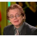 Se battre pour la connaissance et pour les valeurs éthiques implique une vigilance de chaque instant, car rien n’est plus facile que de céder à la tentation du confort intellectuel. Cela implique aussi une intransigeance coûteuse. J’ai travaillé avec des hommes politiques. Je n’ai jamais appartenu à un parti politique. J’ai des amis juifs, chrétiens, bouddhistes, je me définis comme agnostique: je respecte profondément ceux qui croient. Pour ce qui me concerne, je dis, en citant le General Scholium d’Isaac Newton, que je n’écarte aucune hypothèse.