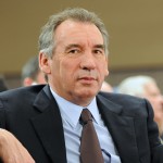 Il nous revient de proposer aux Français un plan de reconstruction et de favoriser les conditions politiques de ce mouvement. Cette réflexion devra embrasser un renouveau de l’action publique, aussi bien de l’État, des collectivités locales, des organismes sociaux, pour qu’elle soutienne l’initiative et la créativité de la société au lieu de la paralyser. Elle devra définir un modèle social qui recherche l’autonomie de ceux qui traversent des difficultés au lieu de les enfermer dans l’assistance. Elle devra dessiner un modèle institutionnel qui permette une vraie légitimité de l’action publique et des démarches de rassemblement sur l’essentiel.