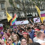 Le 25 juin 1977 est organisée à Paris la première manifestation homosexuelle indépendante, de la place de la République à la place des Fêtes, en réaction à l’appel d’Anita Bryant, « tuer un homosexuel pour l’amour du Christ ». Il y a à nouveau des manifestations en 1979 et en 1980 à l’appel du CUARH (Comité d’Urgence Anti-Répression Homosexuelle), contre « les discriminations anti-homosexuelles ».