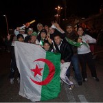 Selon Marine Le Pen, les troubles apportent la preuve de « l’échec total de l’intégration ». C’est si évident que je suis étonné que le bon sens ait quitté la France sauf l’extrême droite. L’attachement à l’Algérie est effectivement de plus en plus fort que les générations s’éloignent de leur racines algériennes : il y a bien là un problème que la paresse ou plutôt la médiocrité de ceux qui sont payés pour réfléchir et trouver des solutions n’aborde pas.