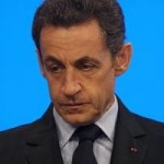 A noter que près des deux tiers des Français (64%) ne s’intéressent pas à l’annonce prochaine du retour de Nicolas Sarkozy, selon un sondage OpinionWay/Clai/LCI publié mardi. 43% des personnes interrogées déclarent n’être pas du tout intéressées par l’annonce de la décision de l’ancien président de la République, attendue d’ici la fin de la semaine. 21% se disent peu intéressées. En sens contraire, 23% des sondés se déclarent assez intéressés et 12% beaucoup, soit un total de 35%.