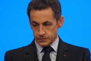 A noter que près des deux tiers des Français (64%) ne s’intéressent pas à l’annonce prochaine du retour de Nicolas Sarkozy, selon un sondage OpinionWay/Clai/LCI publié mardi. 43% des personnes interrogées déclarent n’être pas du tout intéressées par l’annonce de la décision de l’ancien président de la République, attendue d’ici la fin de la semaine. 21% se disent peu intéressées. En sens contraire, 23% des sondés se déclarent assez intéressés et 12% beaucoup, soit un total de 35%.