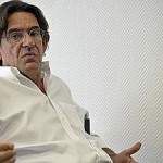 À bas les discriminations, la sélection, les classements ravaleurs et ravageurs dans un système qui ne faisait que refléter l'horreur économique, l'atroce logique libérale du travail et du mérite! Fini l'école des flics et des patrons! Aux oubliettes, la “reproduction” des “héritiers” par les “appareils idéologiques d'État”! Allez, amusez-vous bien! Et surtout, ne travaillez pas trop, hein, promis? Pas d'efforts superflus et tout ira pour le mieux dans le meilleur des mondes du care et des Bisounours.»