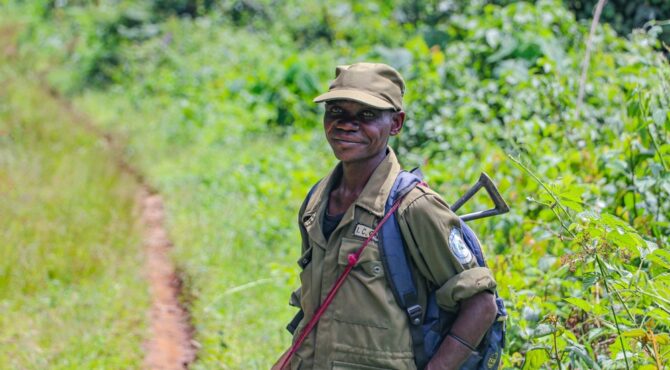 Image montrant un dispositif de sécurité africain lors d’un événement majeur, symbolisant l’échec des modèles sécuritaires importés et la nécessité d’approches adaptées aux réalités du continent.