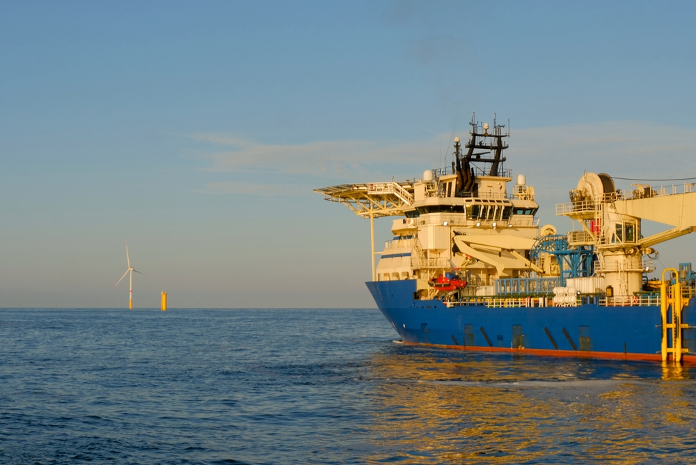 Carte des câbles sous‑marins illustrant les enjeux de souveraineté numérique et les tensions géopolitiques entre l’Europe, les États‑Unis et la Chine.