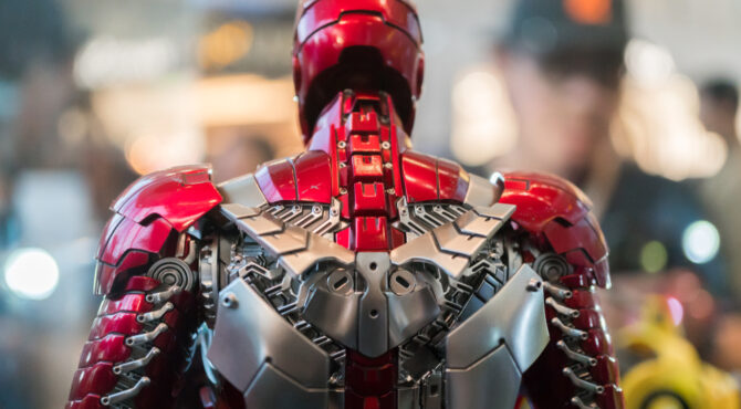 Robot militaire autonome contrôlé par une intelligence artificielle sur un champ de bataille futuriste.