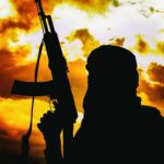 Camions‑citernes détruits dans la région de Kayes au Mali après une attaque jihadiste du JNIM.