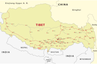 La démocratie tibétaine en exil incarne une rare alliance entre liberté religieuse, institutions élues et résistance culturelle face à la domination chinoise.
