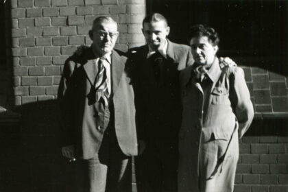 Portrait stylisé d’un élu français utilisant Twitter, symbolisant la communication politique numérique et l’influence des réseaux sociaux sur le débat public.