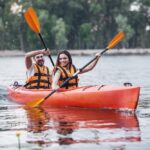 Découvrez la Loire en canoë‑kayak au cœur du Pays des Châteaux, une aventure nature unique entre patrimoine UNESCO, paysages sauvages et immersion totale.