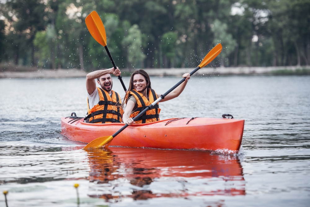 Découvrez la Loire en canoë‑kayak au cœur du Pays des Châteaux, une aventure nature unique entre patrimoine UNESCO, paysages sauvages et immersion totale.