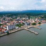 Carte du Golfe de Guinée montrant les routes maritimes, les zones de piraterie et les principaux ports stratégiques d’Afrique de l’Ouest.