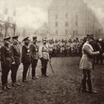 Analyse des fractures historiques qui empêchent l’union des droites en France et du rôle mémoriel de Pétain dans les tensions idéologiques contemporaines.