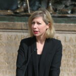 Portrait d’Anne‑Claire Legendre, nouvelle présidente de l’Institut du monde arabe, symbole de diplomatie française et de dialogue culturel.
