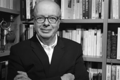 Portrait de Gérard Vespierre, analyste géopolitique, photographié en plan rapproché, utilisé pour illustrer sa tribune sur l’Iran et les enjeux régionaux.