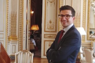 L’histoire d’Alexis Blez, fondateur de 58 Facettes, révèle une vision du luxe fondée sur la transmission, la circularité et la renaissance des bijoux anciens