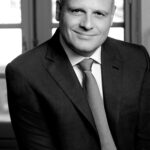 Jean‑Marc Duplaix, nouveau CEO de Kering Jewelry, illustrant la stratégie du groupe pour structurer et accélérer son activité joaillière