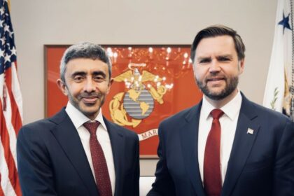 Son Altesse Cheikh Abdullah bin Zayed Al Nahyan en réunion à Washington avec de hauts responsables américains pour renforcer le partenariat stratégique EAU–États-Unis.