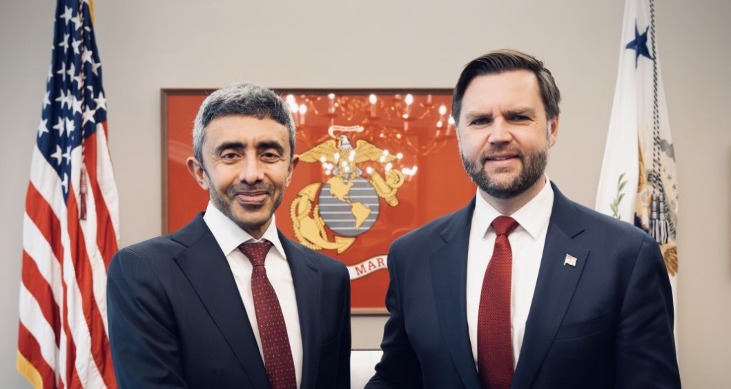 Son Altesse Cheikh Abdullah bin Zayed Al Nahyan en réunion à Washington avec de hauts responsables américains pour renforcer le partenariat stratégique EAU–États-Unis.