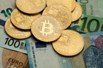 Une réflexion sur la valeur intrinsèque : entre phénoménologie, marché, blockchain et quête de la structure ultime du réel. Une méditation économique et métaphysique.