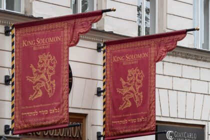 Représentation du roi Salomon, symbole de sagesse et bâtisseur du premier Temple de Jérusalem dans l’histoire d’Israël.