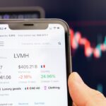 Graphique illustrant les résultats financiers 2025 de LVMH, incluant ventes, croissance organique et performance des différentes divisions.