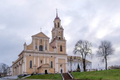 Bilan 2025 des actes antireligieux en France : hausse des agressions, évolution par religion et renforcement des mesures de sécurité du ministère de l’Intérieur.