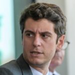 Illustration représentant le macronisme et la recomposition politique française autour du dépassement du clivage gauche‑droite.