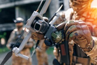 Rheinmetall présente ses innovations en robots, drones et satellites