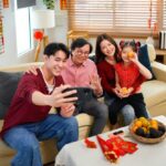 Photographie d’un village rural chinois marqué par le déséquilibre hommes‑femmes, illustrant la crise démographique et sociale issue de la politique de l’enfant unique.