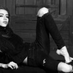 Le jean français symbolise le renouveau du made in France, entre savoir‑faire, mode durable et souveraineté textile. Une renaissance qui redéfinit l’industrie.