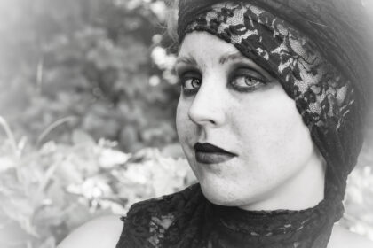 Analyse du rôle de Maria de Naglowska dans l’Europe ésotérique des années 1930, entre mystique inversée, quête métaphysique et retour des imaginaires occultes.