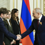 Rencontre officielle à Erevan entre Nikol Pasinyan, Alice Rufo et Aurore Bergé pour renforcer la coopération bilatérale entre l’Arménie et la France.