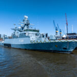La corvette LÜBECK, cinquième unité Type 130 de la marine allemande, baptisée au chantier naval Blohm+Voss de Rheinmetall à Hambourg.