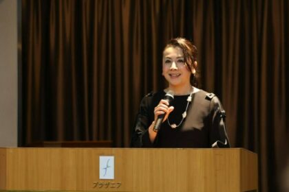 Portrait de Yuria Ito, assistante dentaire japonaise, expliquant l’importance de la nutrition dans la prévention dentaire.