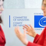 Illustration de la nouvelle recommandation du Conseil de l’Europe visant à renforcer la transparence et la sécurité des utilisateurs en ligne