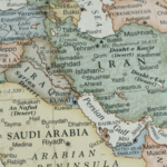 Illustration des droits des voyageurs en cas de vol annulé : remboursement, réacheminement et prise en charge des frais d’hébergement et de restauration.