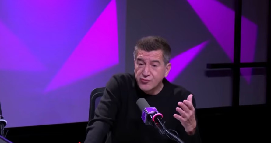 Mathieu Pigasse lors d’un événement public, figure influente mêlant finance, médias et culture en France.