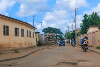 Illustration du projet de modernisation des infrastructures de tri, recyclage et compostage à Grand Nokoué, soutenu par un prêt souverain de la BERD.