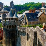 Voyageurs en France se déplaçant en covoiturage, train et bus dans plusieurs régions comme l’Occitanie, le Grand Est, la Bretagne, PACA et Auvergne‑Rhône‑Alpes.