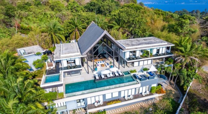 Vue d’un condominium moderne en Thaïlande, illustrant les opportunités d’investissement immobilier et les rendements locatifs élevés dans les zones touristiques comme Phuket et Bangkok.