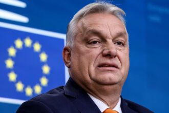 Portrait de Viktor Orbán, Premier ministre hongrois, figure de la démocratie illibérale.