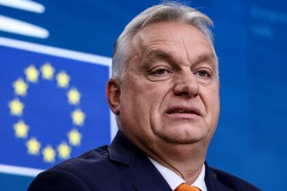 Portrait de Viktor Orbán, Premier ministre hongrois, figure de la démocratie illibérale.