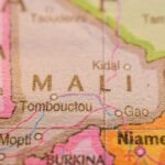 Carte montrant le nord du Mali, les régions de Kidal, Gao et Tombouctou, et la répartition des groupes armés dans le Sahel.