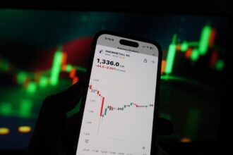 Graphique montrant la progression du cours de l’action Rheinmetall (RHM:ETR) avec ses variations récentes et sa tendance haussière en Bourse