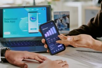 Hello bank! déploie HelloïZ, son assistant conversationnel IA générative développé avec Mistral AI, pour offrir un service client plus fluide et intelligent.